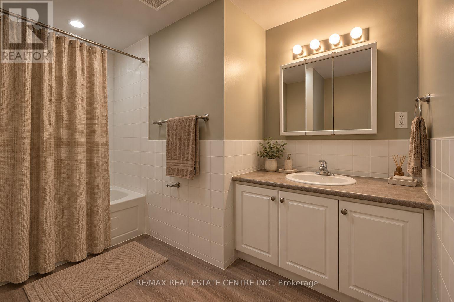 27 Woodman Drive N Property Photo 26