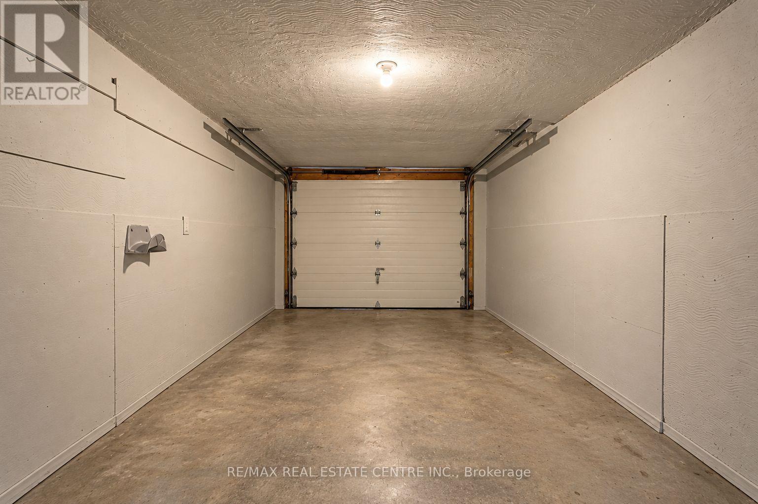 27 Woodman Drive N Property Photo 32