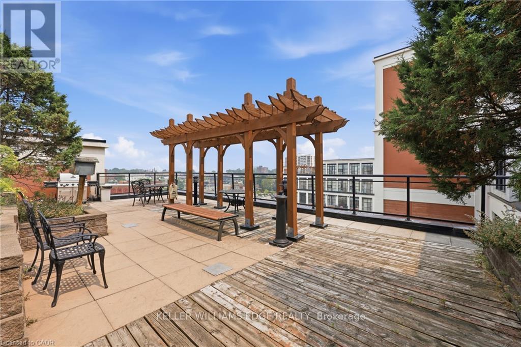307 - 410 King Street W Property Photo 15