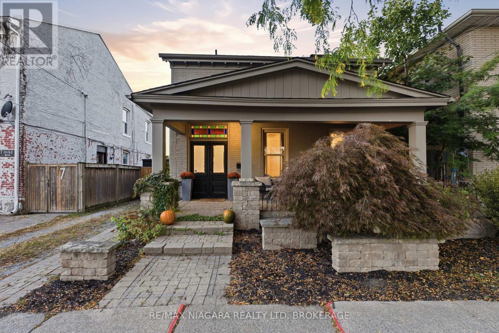 9 DUKE STREET Property Photo 1