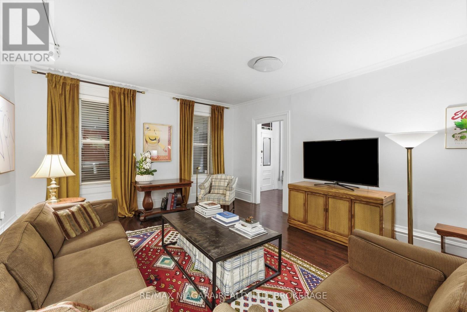 9 Duke Street Property Photo 10