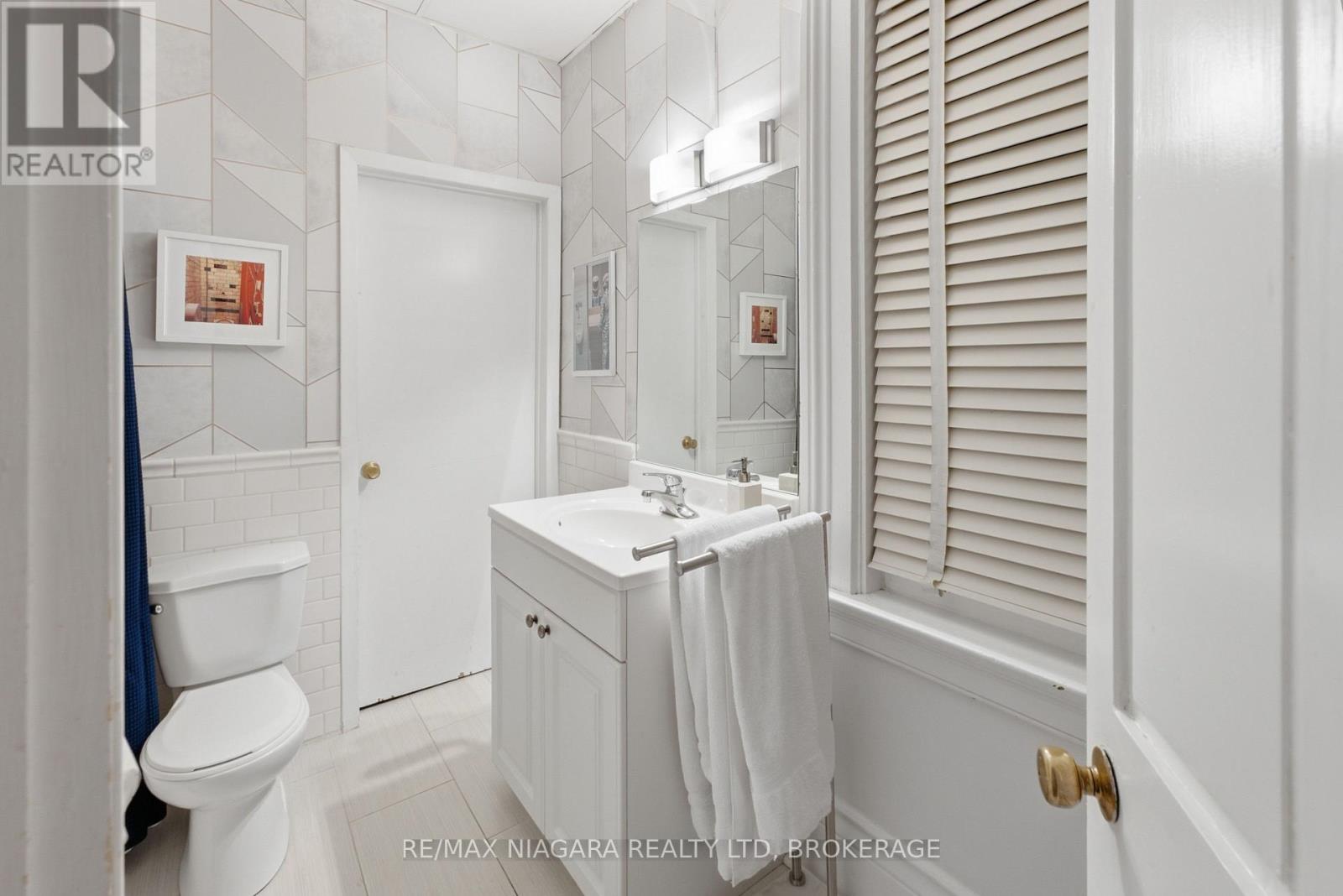 9 Duke Street Property Photo 20
