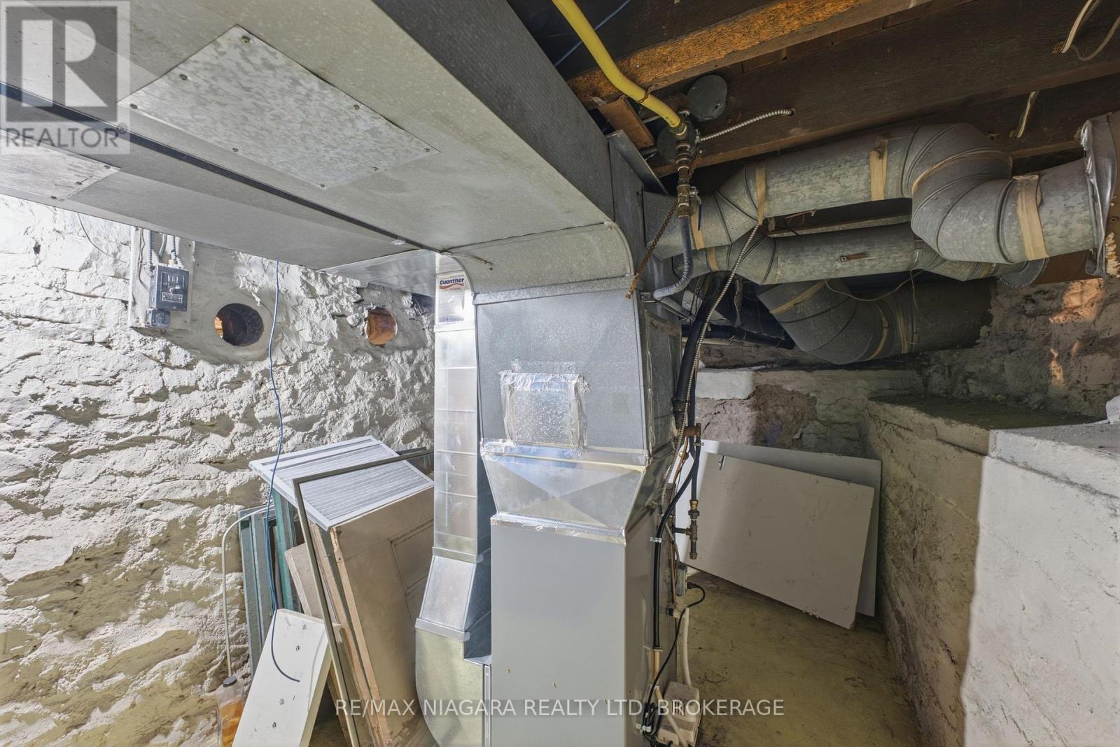 9 Duke Street Property Photo 27