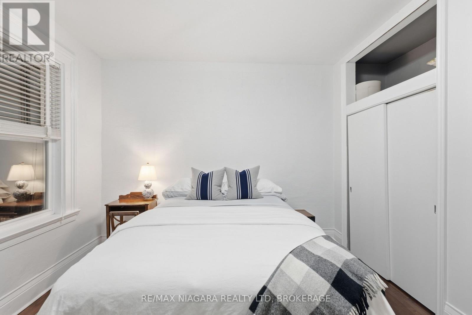9 Duke Street Property Photo 29