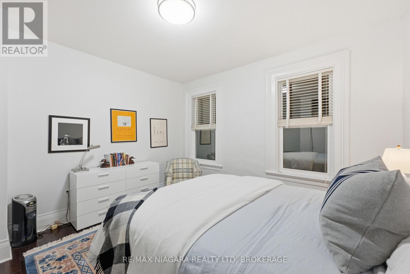 9 Duke Street Property Photo 30