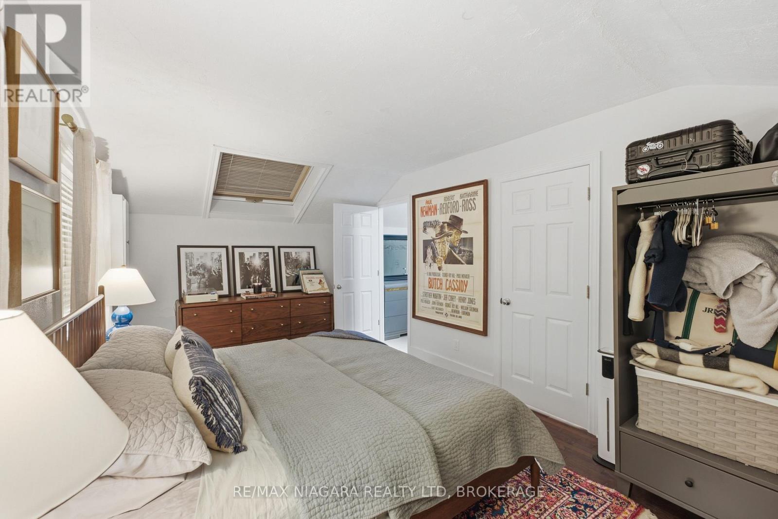 9 Duke Street Property Photo 35