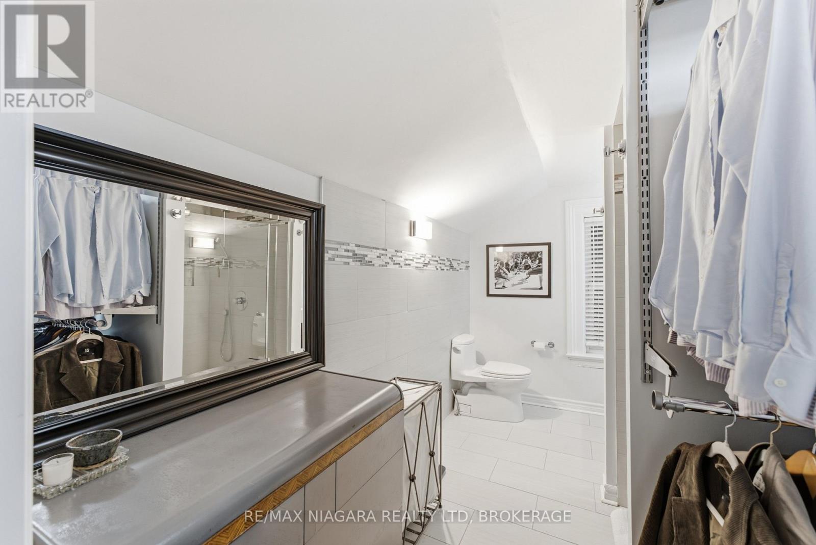 9 Duke Street Property Photo 37