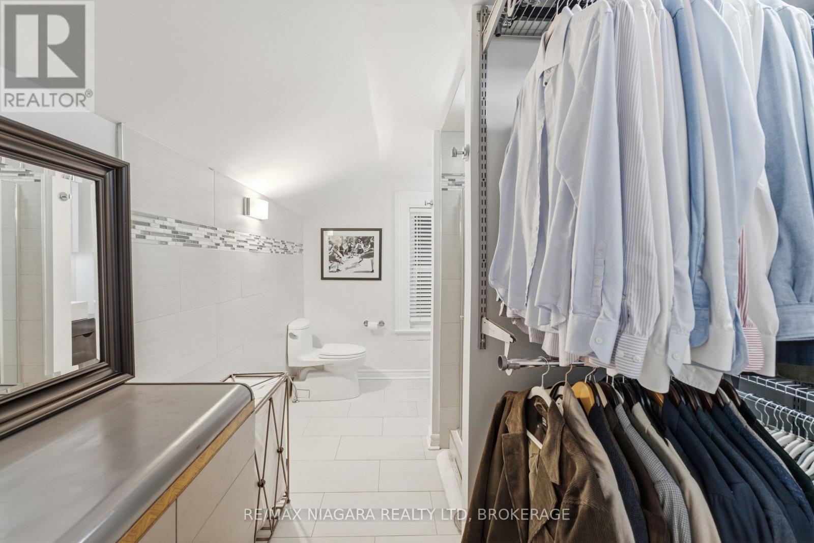 9 Duke Street Property Photo 42