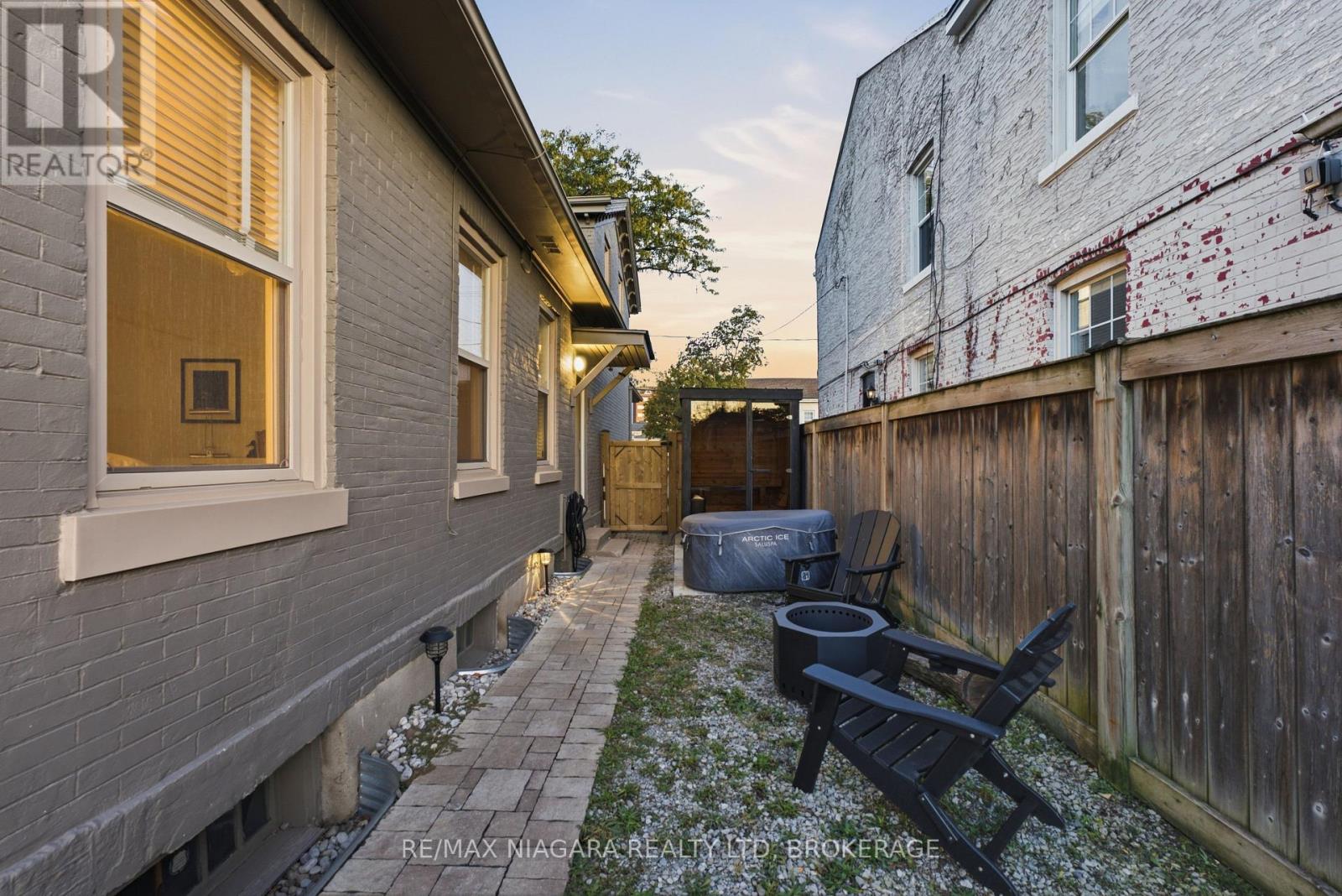 9 Duke Street Property Photo 43