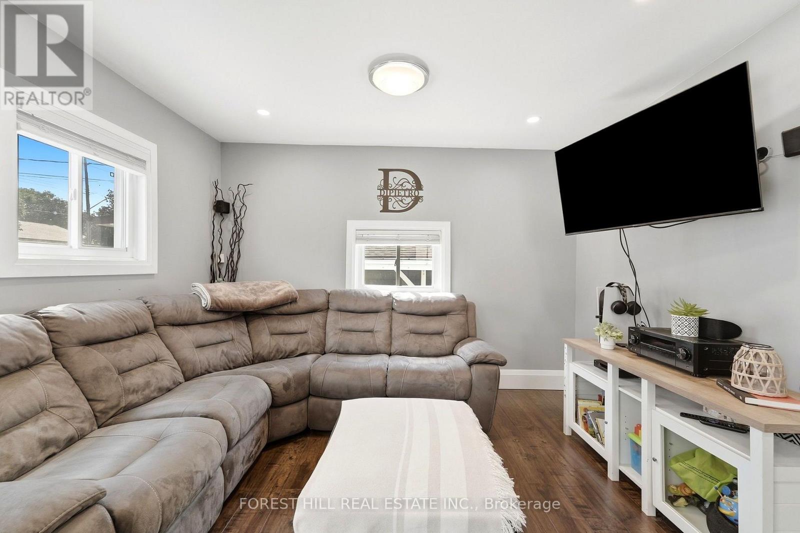 662 Cochrane Road Property Photo 6