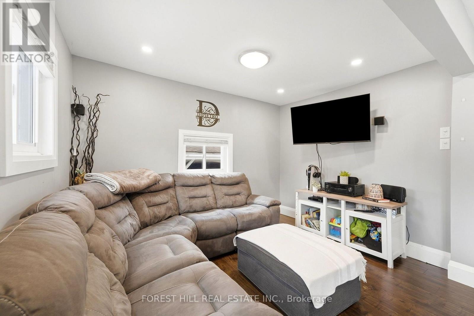 662 Cochrane Road Property Photo 8