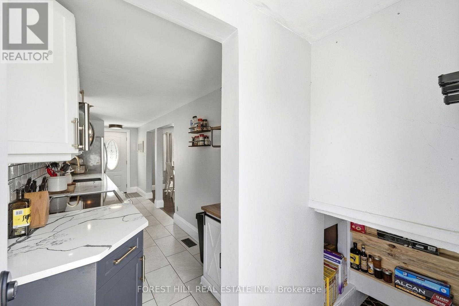 662 Cochrane Road Property Photo 12