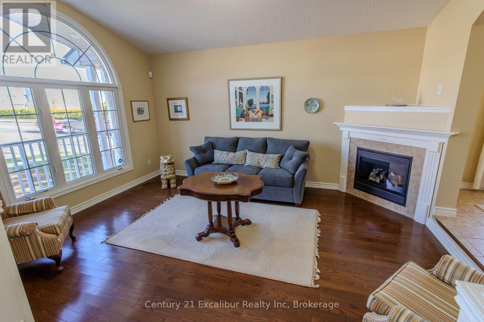 900 Gzowski Street Property Photo 2