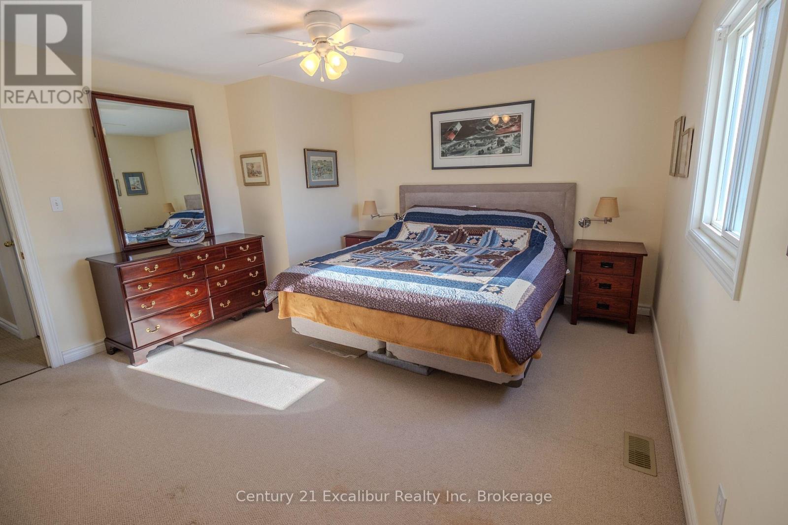 900 Gzowski Street Property Photo 8