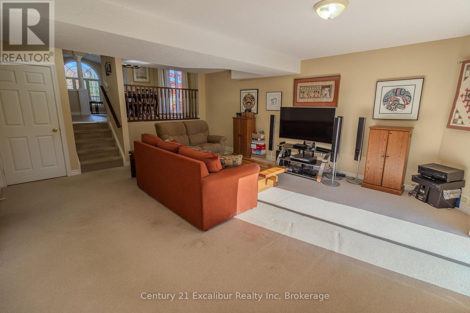 900 Gzowski Street Property Photo 11