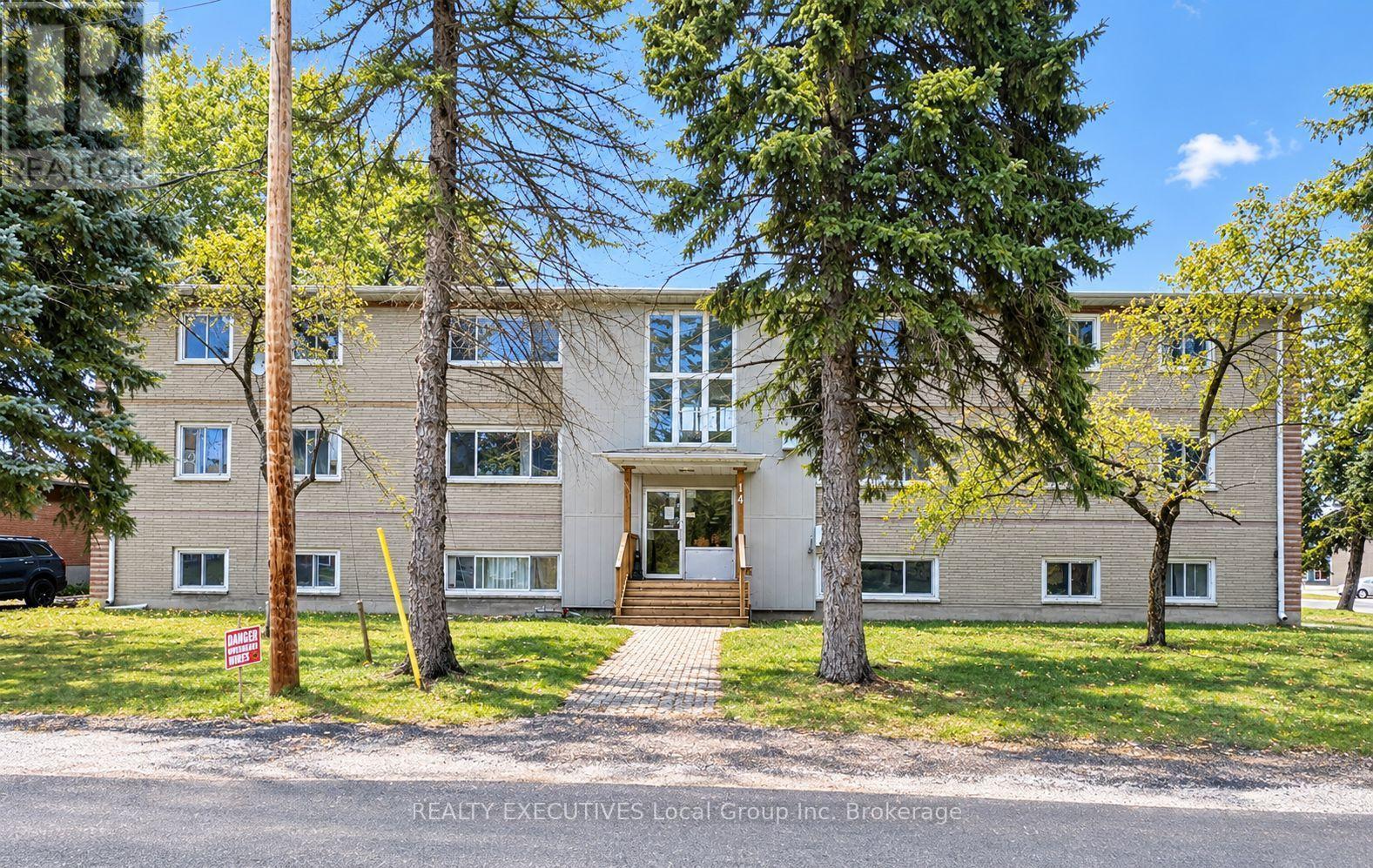 14 Milford Crescent Property Photo 1
