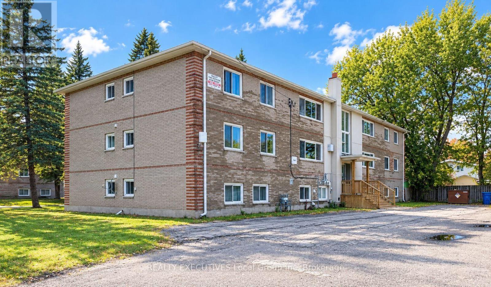 14 Milford Crescent Property Photo 2