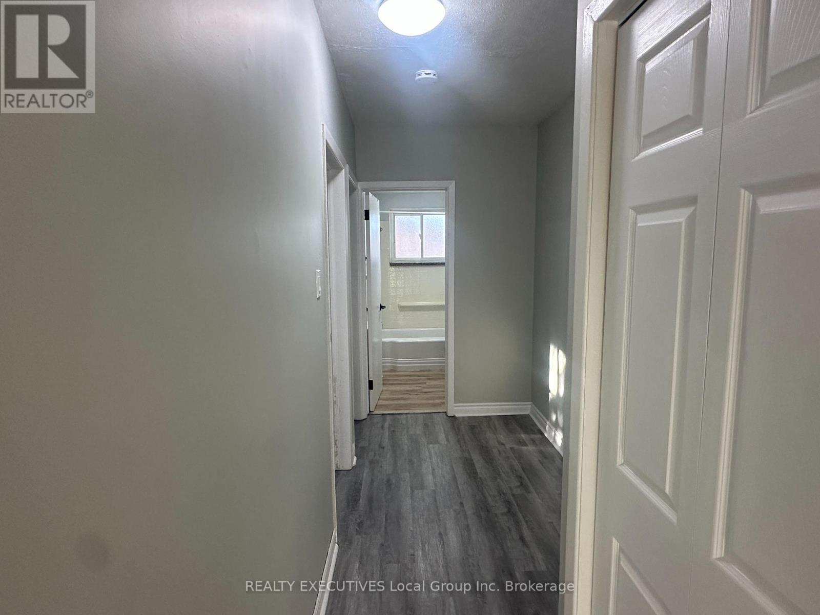 14 Milford Crescent Property Photo 8