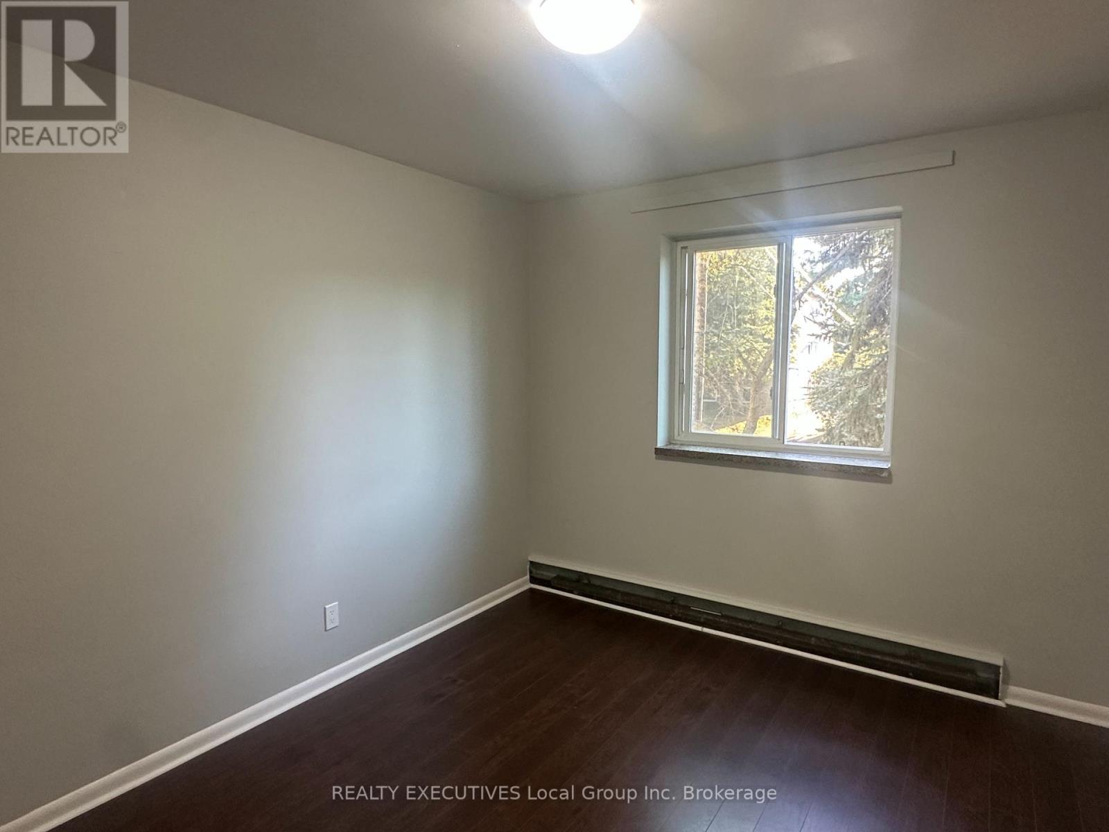 14 Milford Crescent Property Photo 9