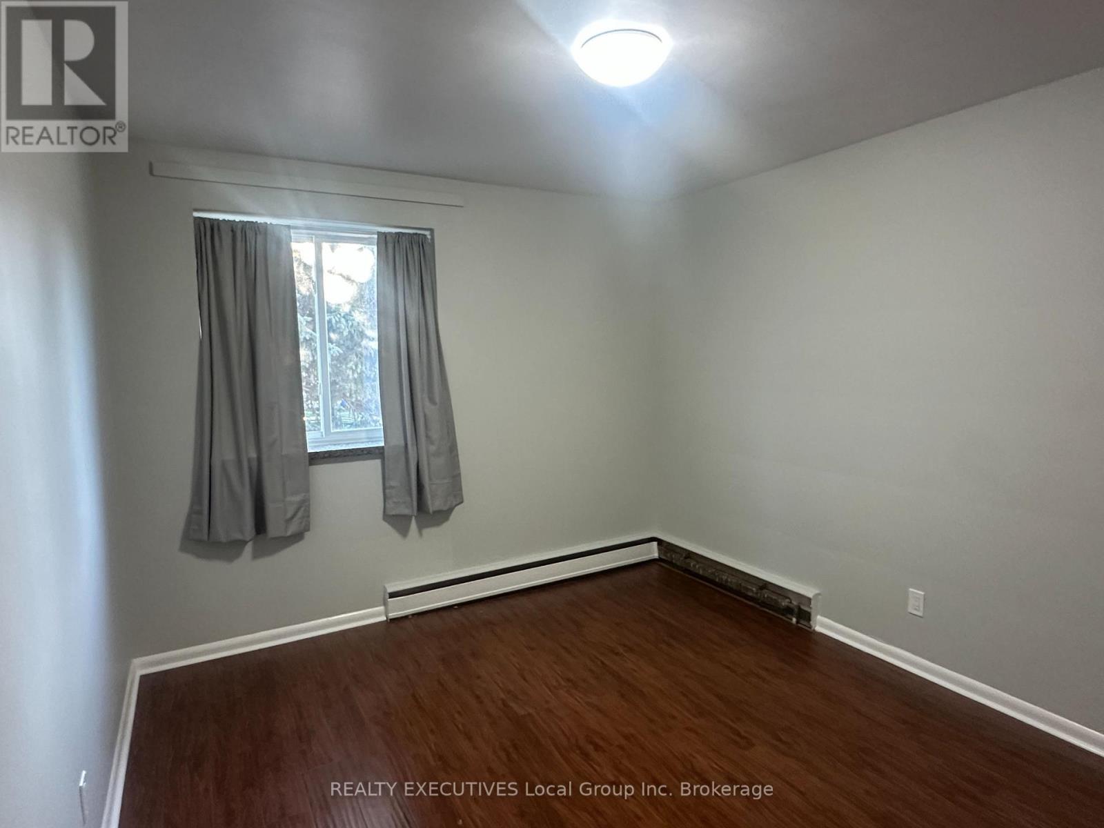 14 Milford Crescent Property Photo 11