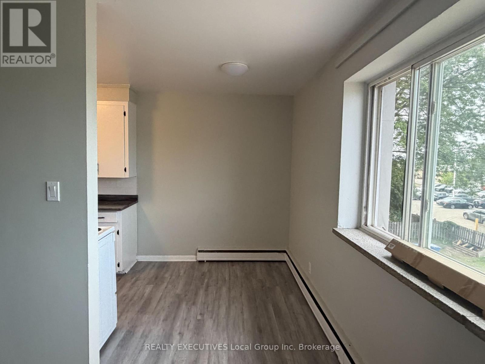 14 Milford Crescent Property Photo 23