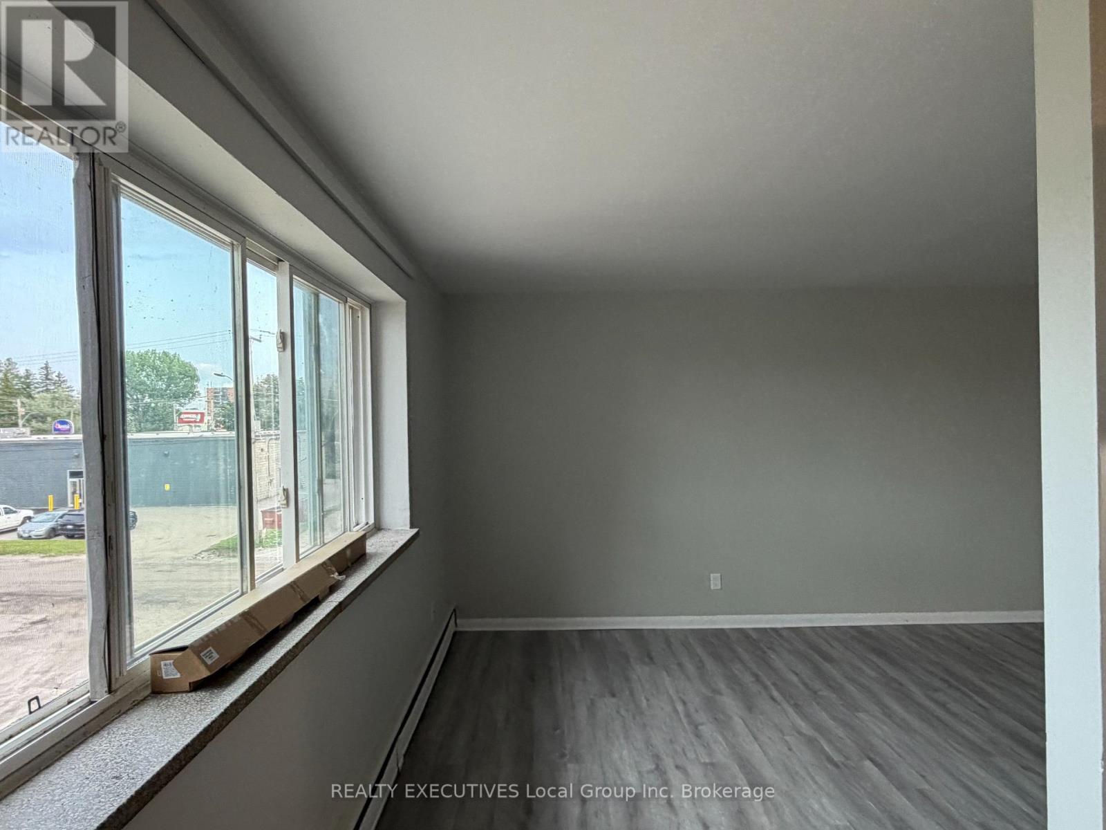14 Milford Crescent Property Photo 25