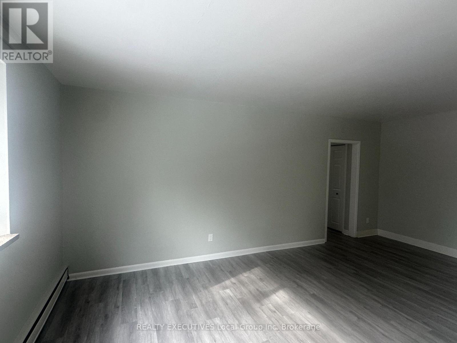 14 Milford Crescent Property Photo 30