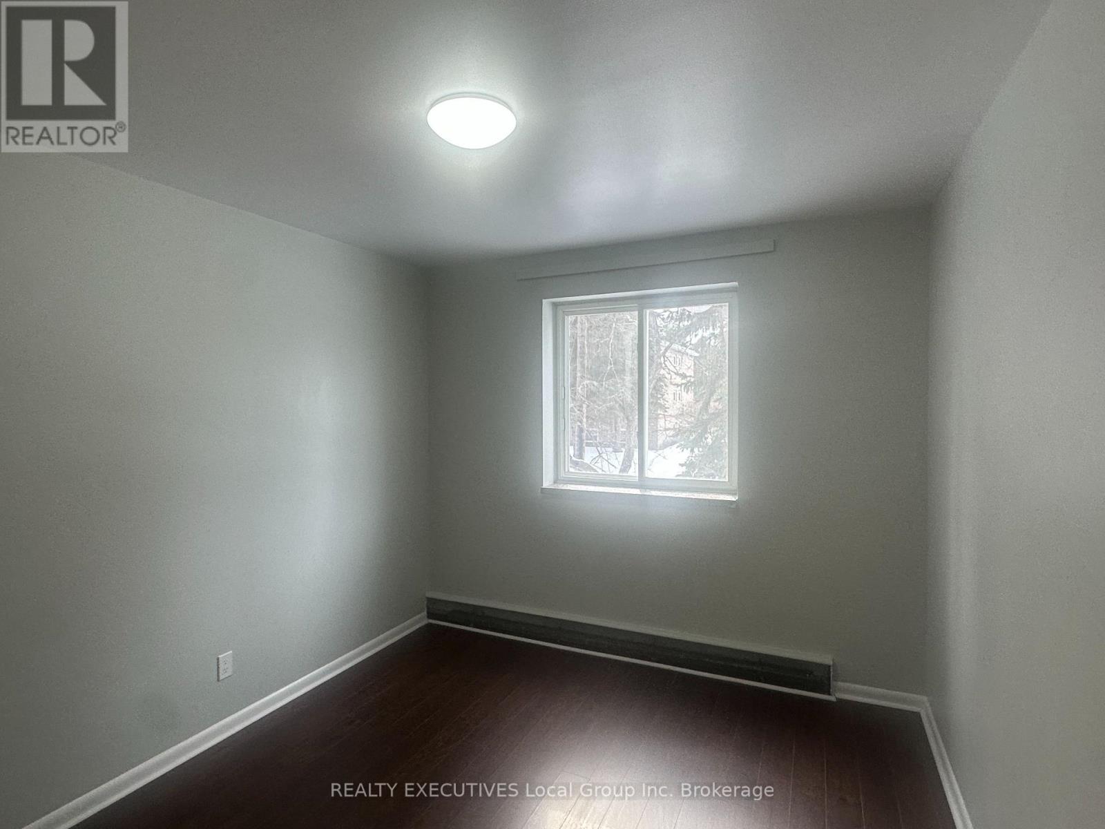 14 Milford Crescent Property Photo 32