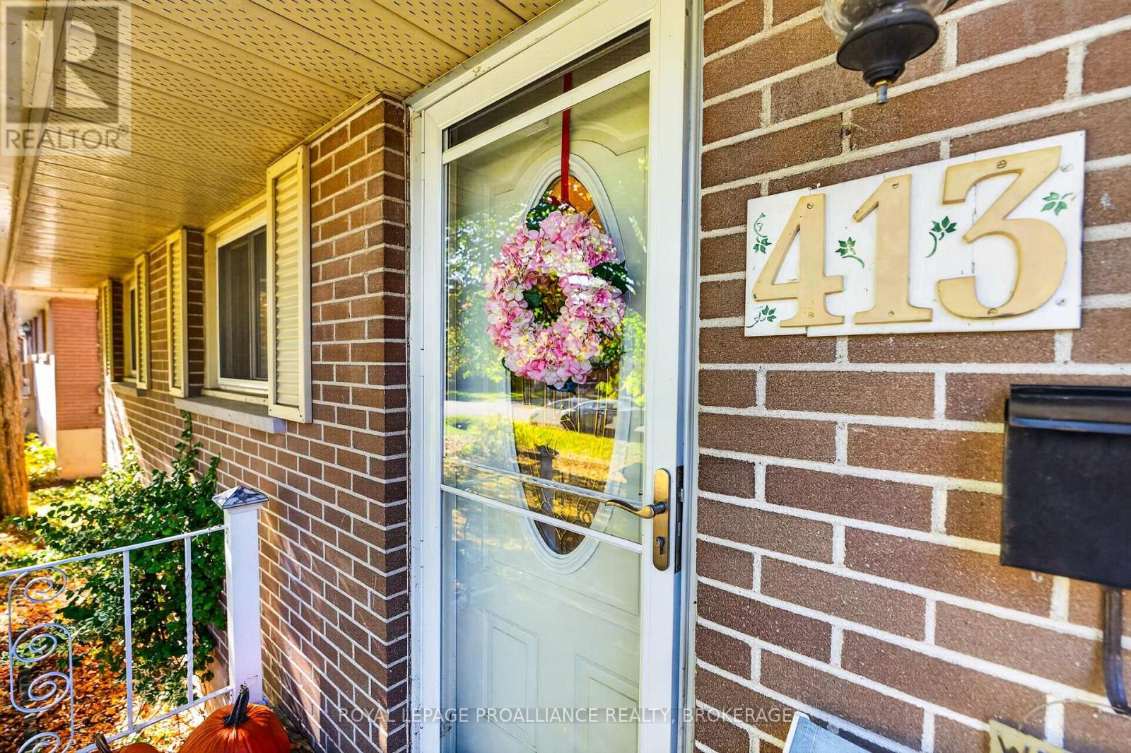 413 Maple Ridge Drive Property Photo 7