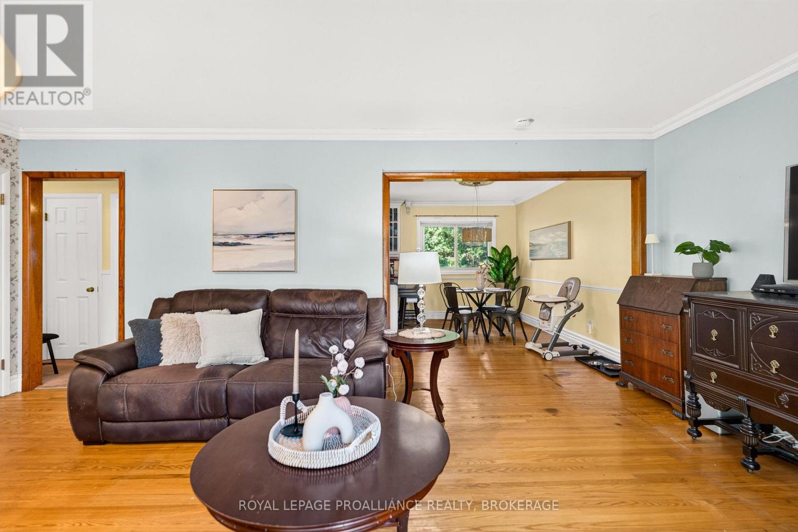 413 Maple Ridge Drive Property Photo 12