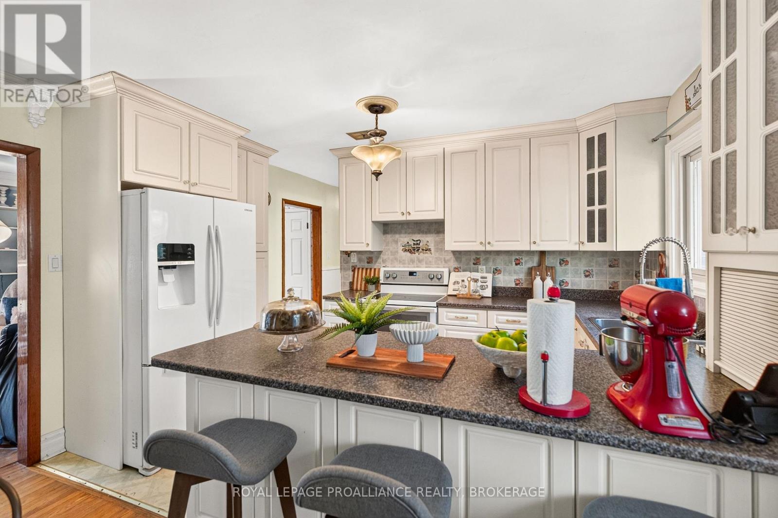 413 Maple Ridge Drive Property Photo 18