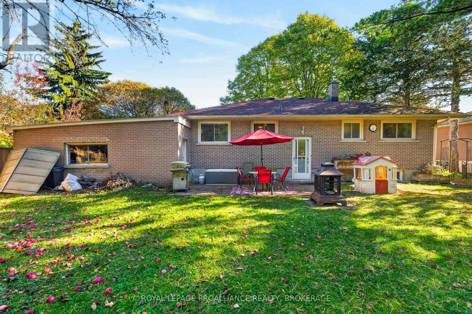 413 Maple Ridge Drive Property Photo 31
