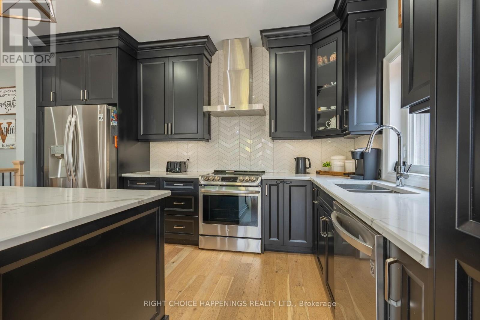 28 Harvard Court Property Photo 5