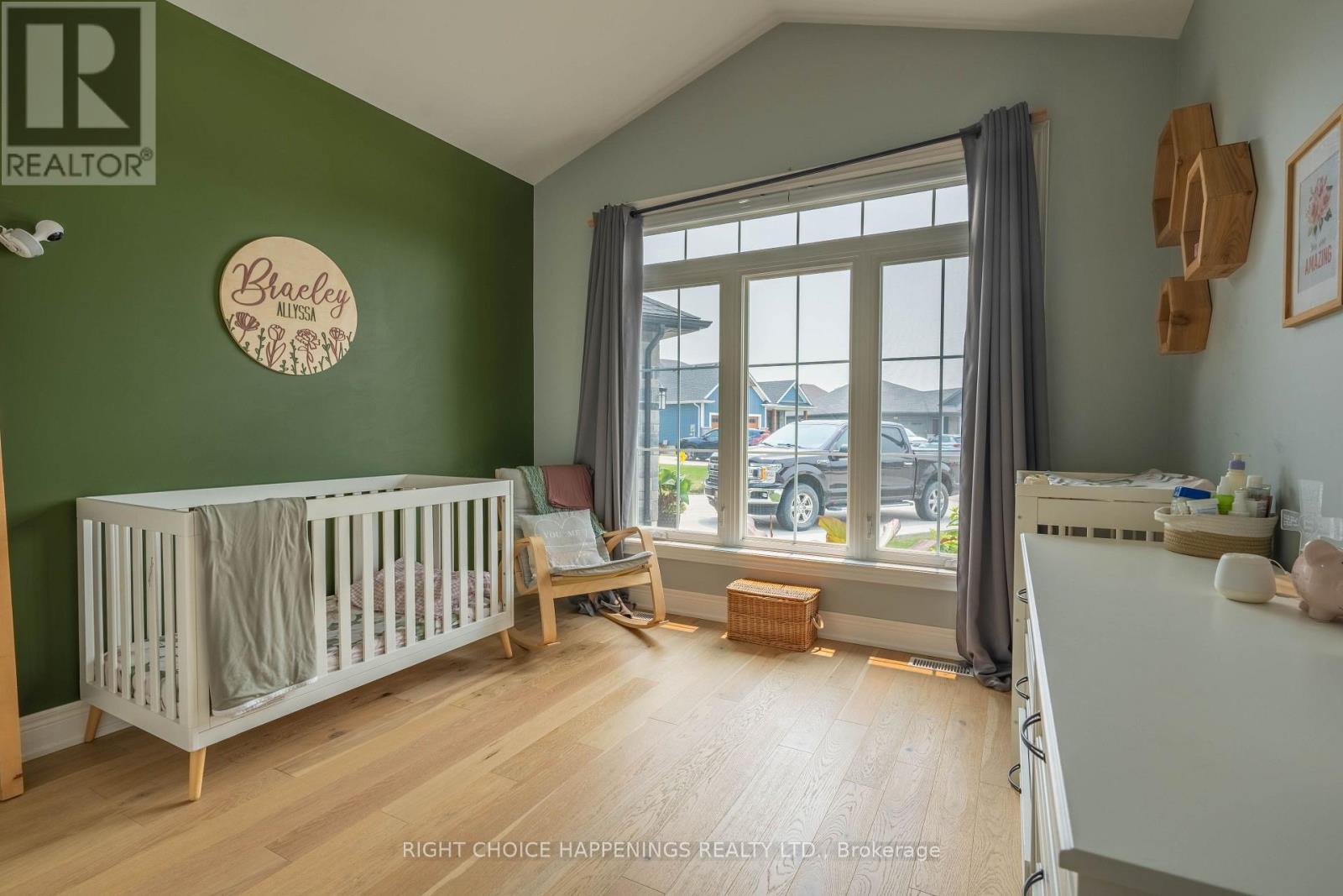 28 Harvard Court Property Photo 14