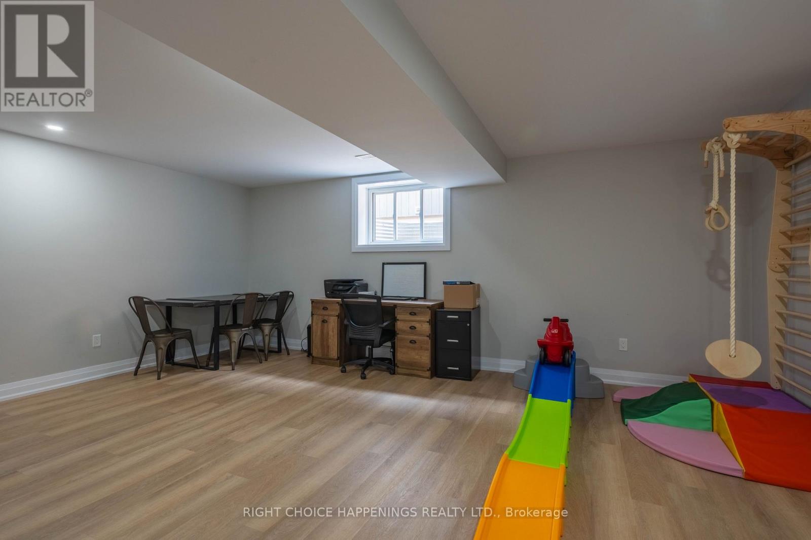 28 Harvard Court Property Photo 17