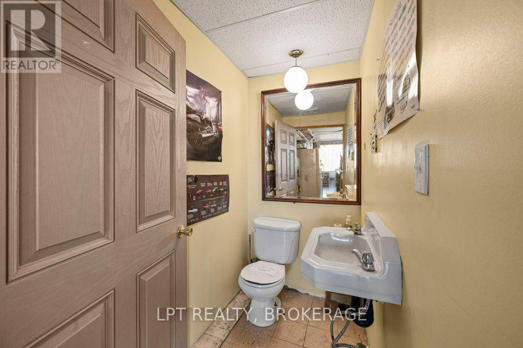 16 Westport Road Property Photo 19