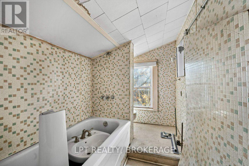 16 Westport Road Property Photo 29