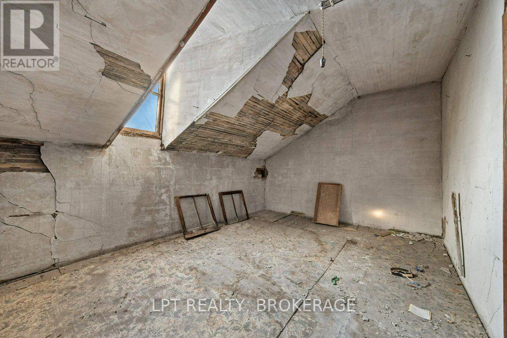 16 Westport Road Property Photo 40
