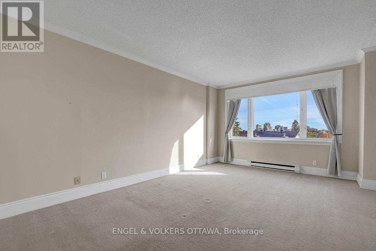 403 - 21 Durham Private Property Photo 19