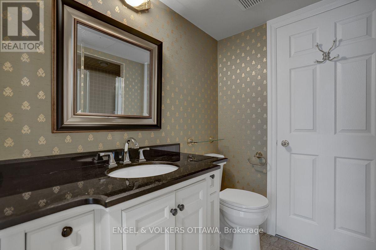 403 - 21 Durham Private Property Photo 27