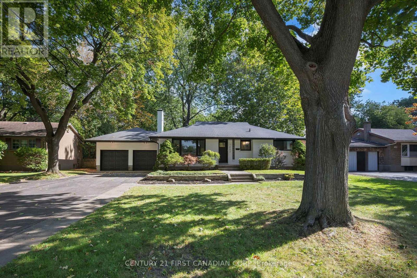 1492 North Vernon Avenue Property Photo 2