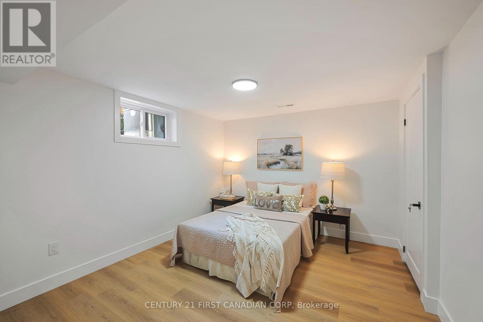 1492 North Vernon Avenue Property Photo 24