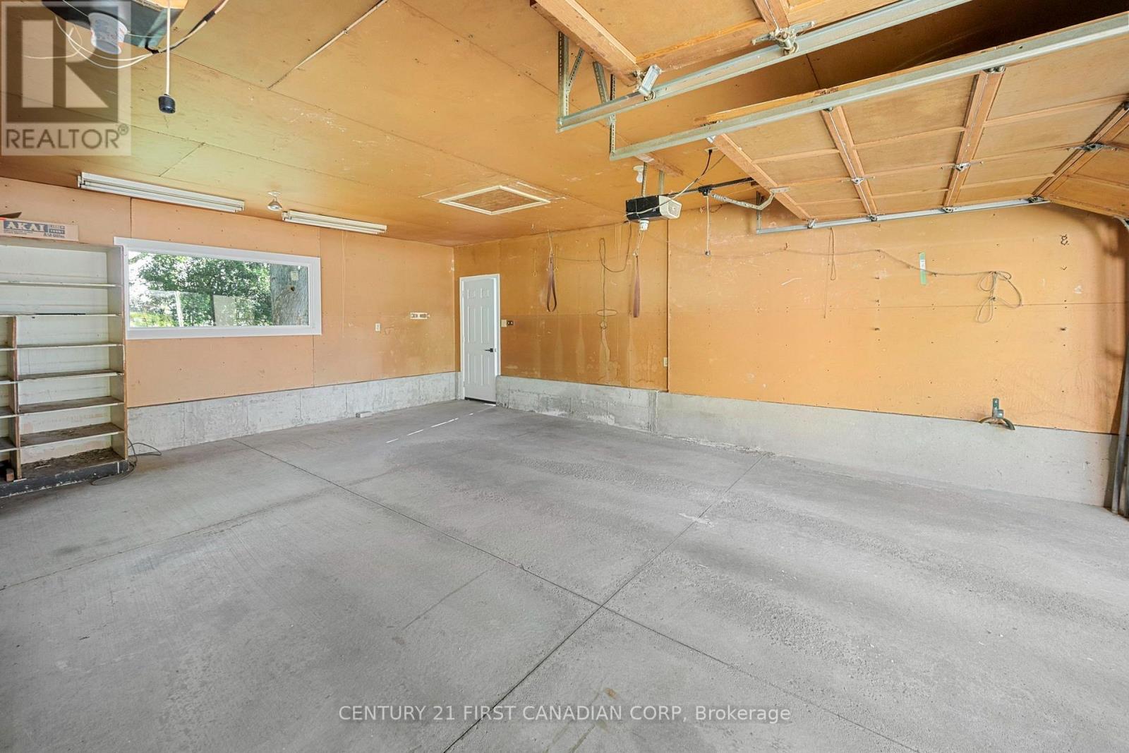 1492 North Vernon Avenue Property Photo 26