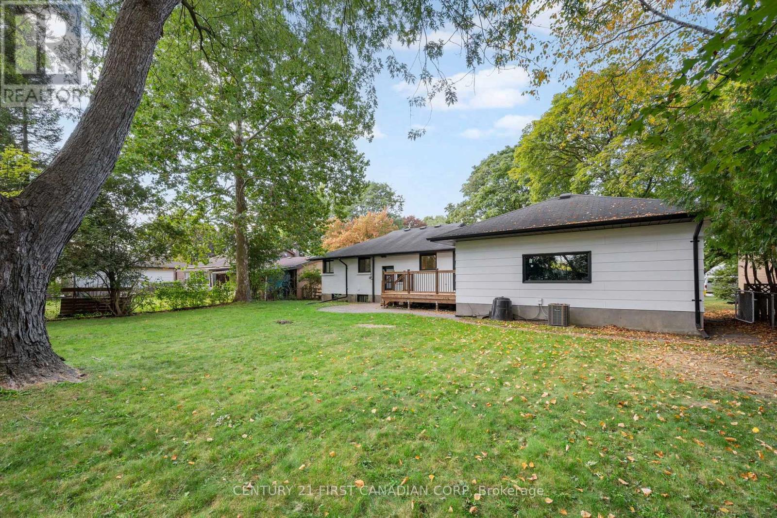 1492 North Vernon Avenue Property Photo 28