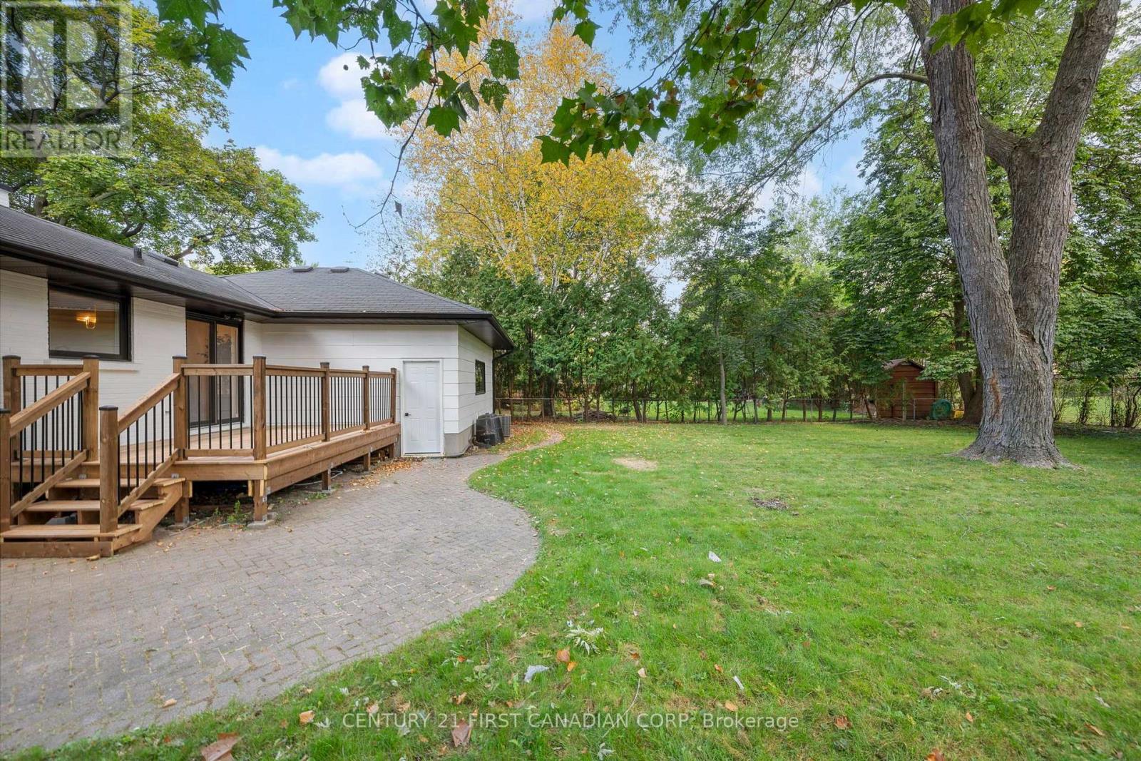 1492 North Vernon Avenue Property Photo 32