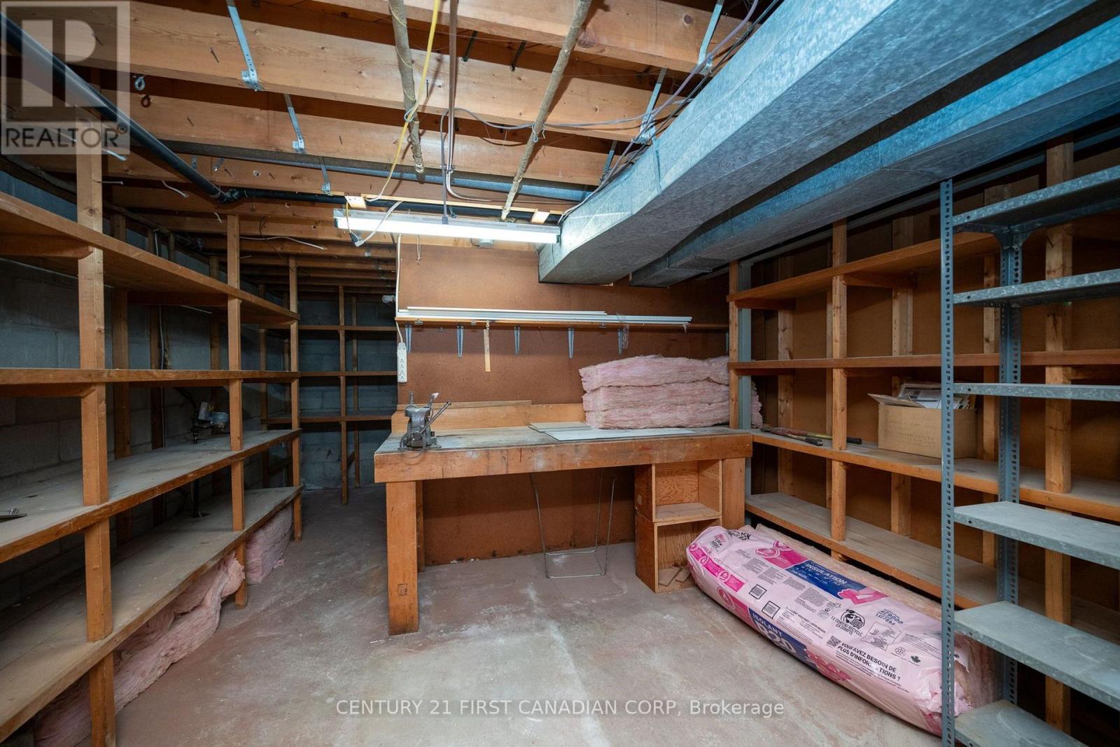 1492 North Vernon Avenue Property Photo 36