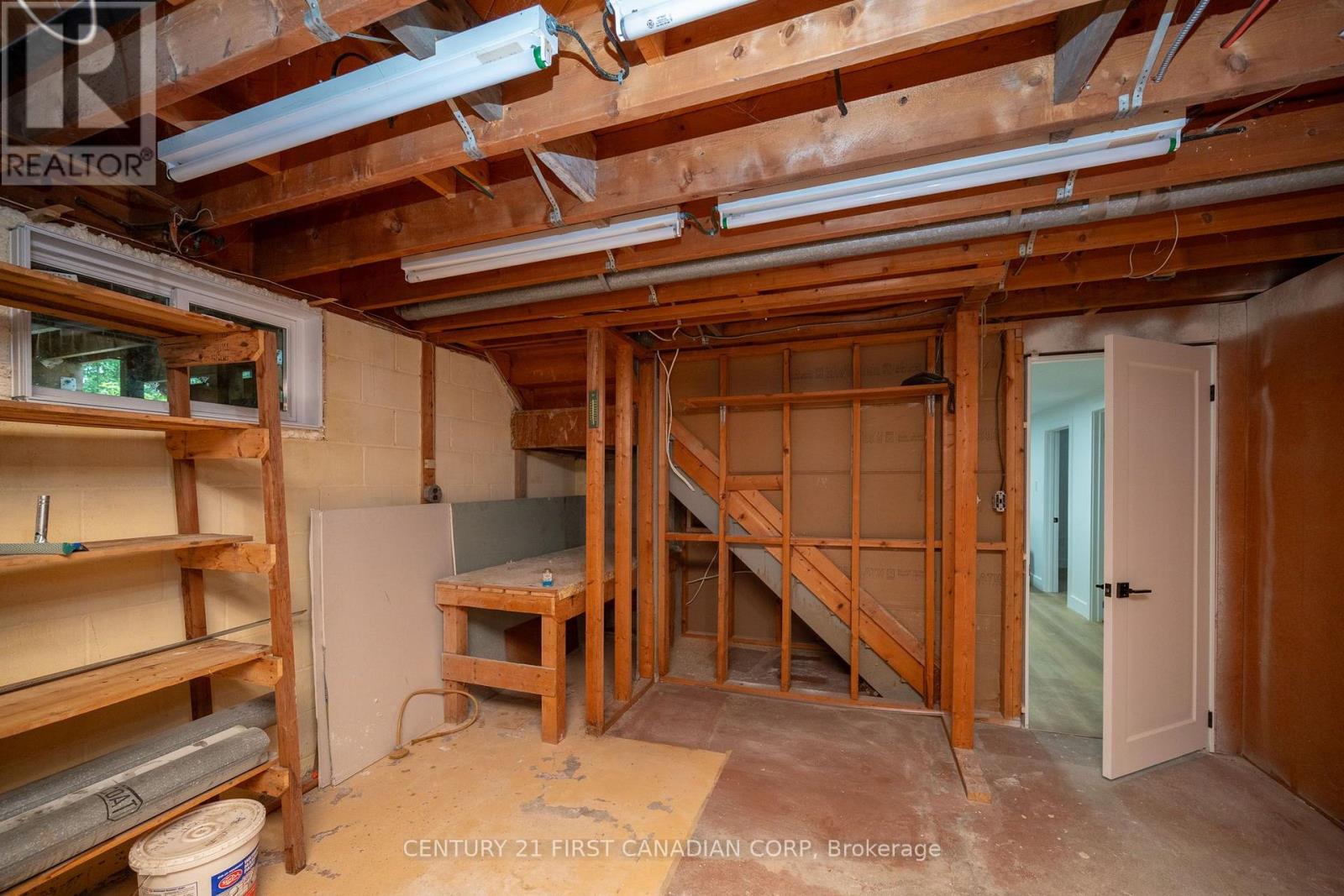 1492 North Vernon Avenue Property Photo 41