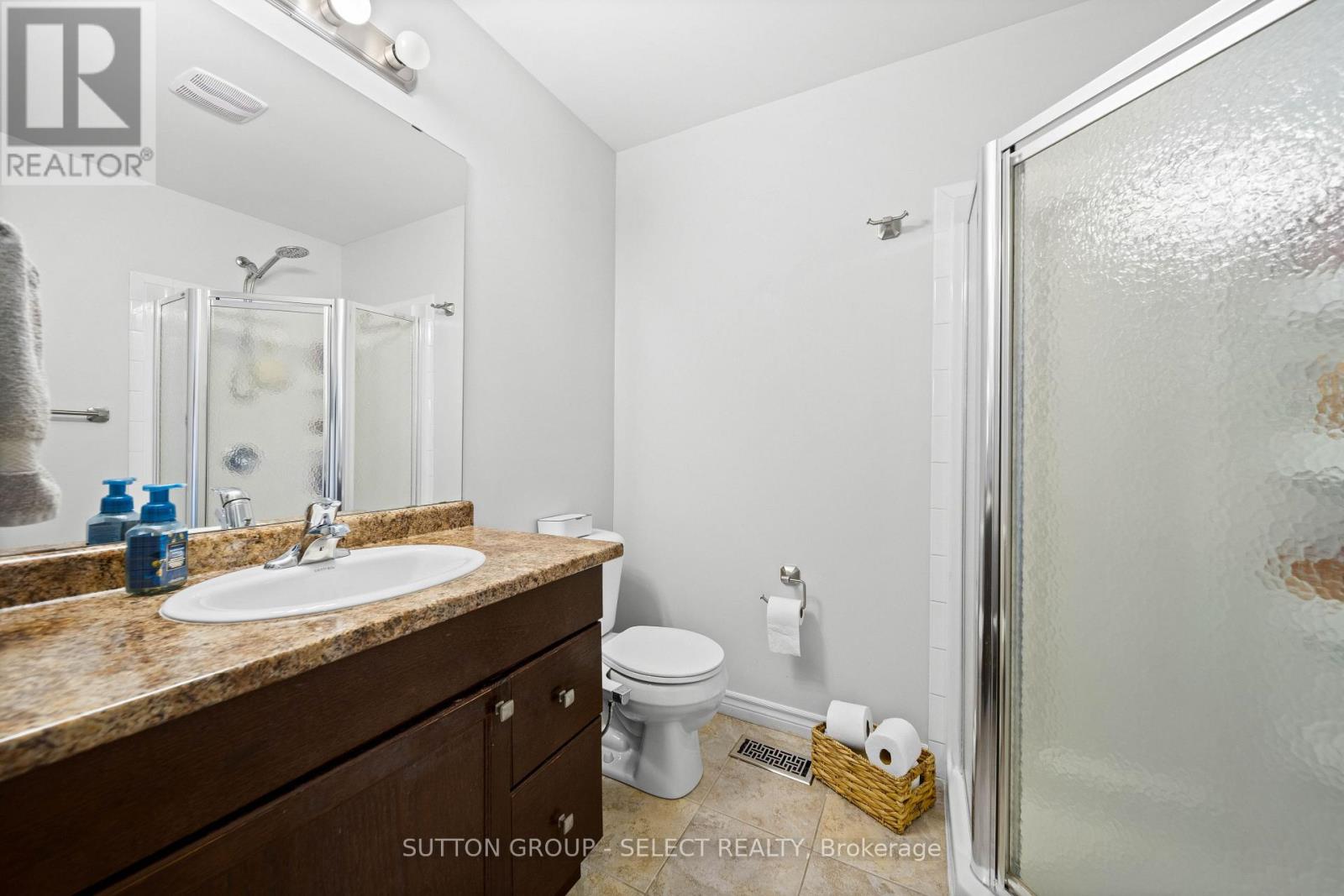 934 Silverfox Crescent Property Photo 24