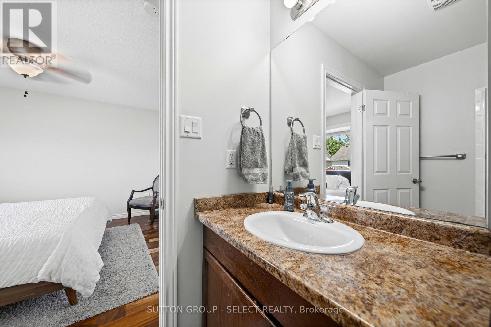934 Silverfox Crescent Property Photo 25