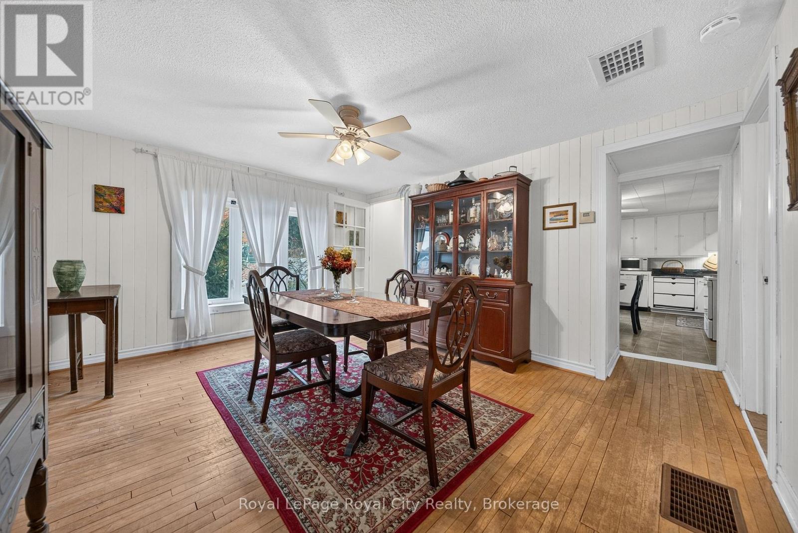 601 St Andrew Street E Property Photo 16
